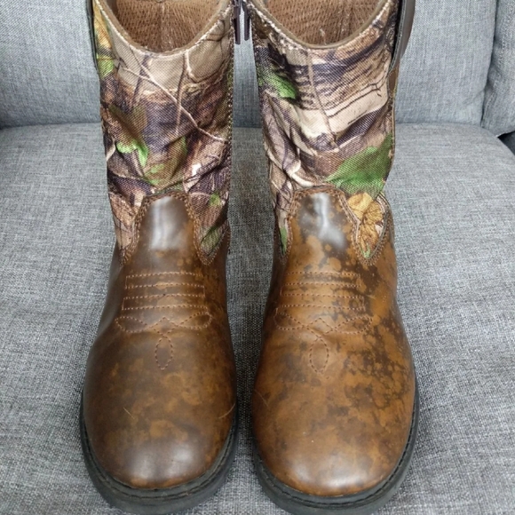 Boy/Girl Realtree camouflage boots - Picture 3 of 7